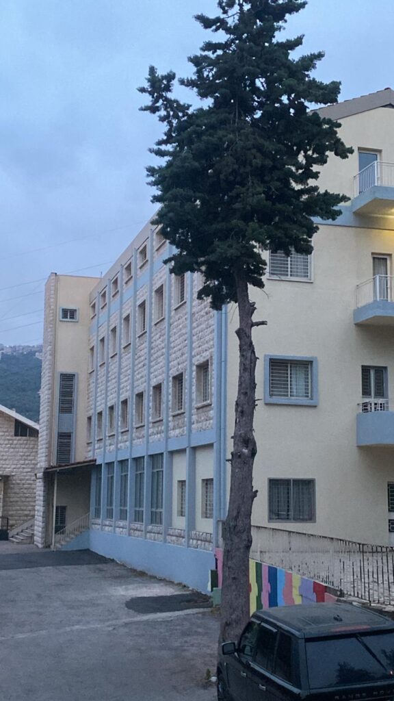 مدرسة العائلة المقدسة المارونية
